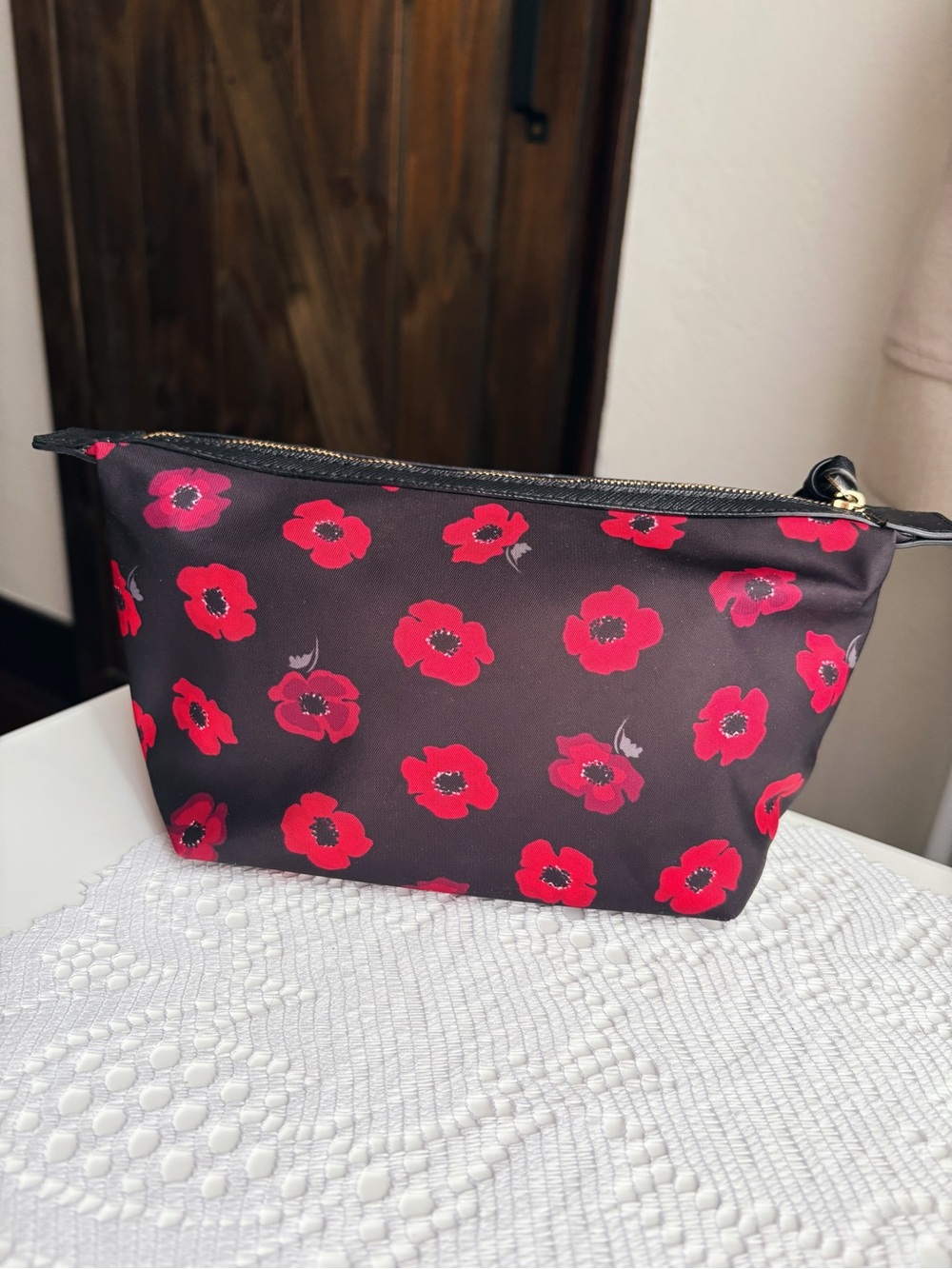 Kate Spade Wilson Road Mini Poppy Jodi Cosmetic Pouch ♠️✨ - Picture 4 of 5